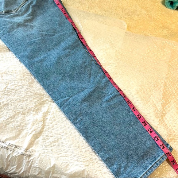 Good American Women med blue light jean high waist ,cool classic, distress Sz 8 - Picture 14 of 16